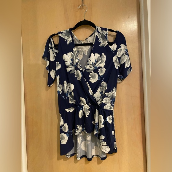 Off the shoulder floral blouse size large from Venus - Picture 1 of 3